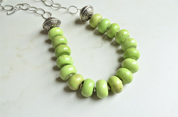 DIY: Emerald Green Sew On Jewel 'N Chain Necklace |